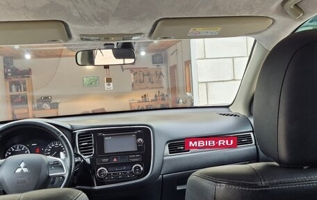 Mitsubishi Outlander III рестайлинг 3, 2014 год, 1 150 000 рублей, 3 фотография