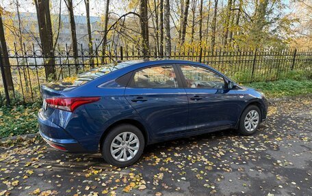 Hyundai Solaris II рестайлинг, 2022 год, 2 000 000 рублей, 11 фотография