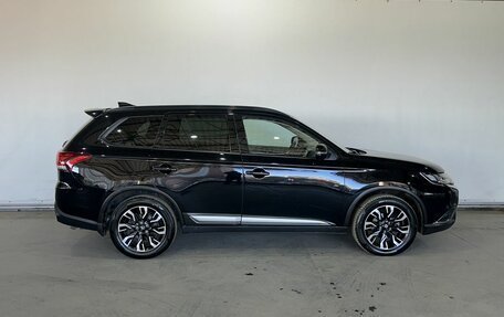 Mitsubishi Outlander III рестайлинг 3, 2021 год, 1 949 000 рублей, 4 фотография