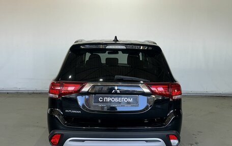 Mitsubishi Outlander III рестайлинг 3, 2021 год, 1 949 000 рублей, 6 фотография