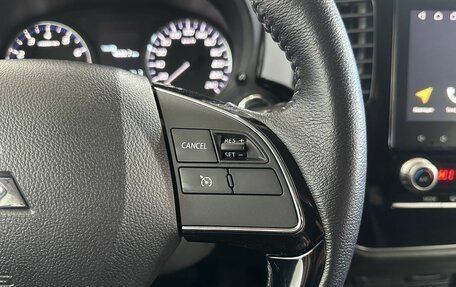Mitsubishi Outlander III рестайлинг 3, 2021 год, 1 949 000 рублей, 14 фотография