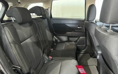 Mitsubishi Outlander III рестайлинг 3, 2021 год, 1 949 000 рублей, 18 фотография