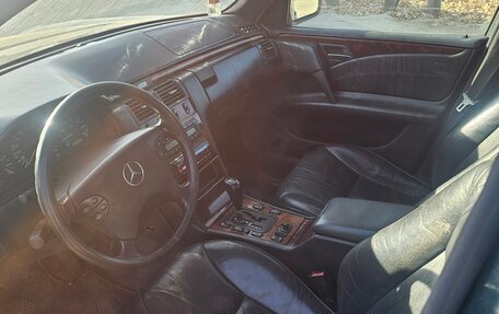Mercedes-Benz E-Класс, 1998 год, 175 000 рублей, 2 фотография