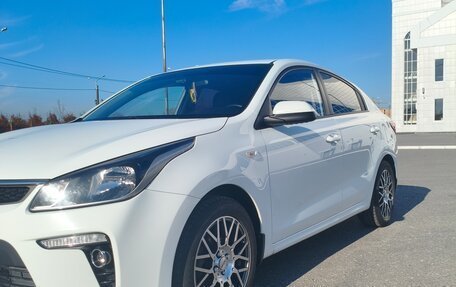 KIA Rio IV, 2017 год, 1 200 000 рублей, 2 фотография