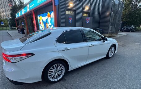 Toyota Camry, 2019 год, 2 200 000 рублей, 3 фотография