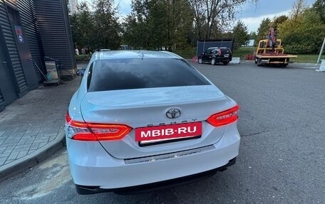 Toyota Camry, 2019 год, 2 200 000 рублей, 4 фотография