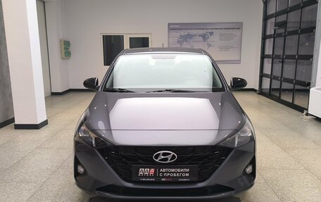 Hyundai Solaris II рестайлинг, 2021 год, 1 690 000 рублей, 2 фотография