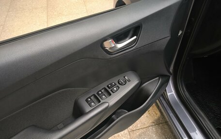 Hyundai Solaris II рестайлинг, 2021 год, 1 690 000 рублей, 8 фотография