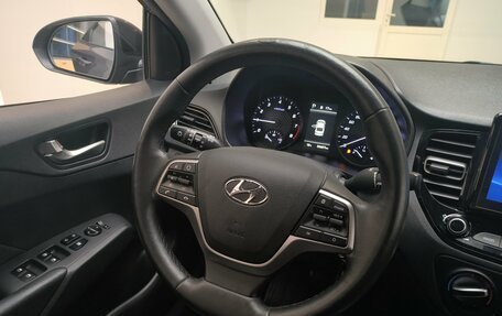 Hyundai Solaris II рестайлинг, 2021 год, 1 690 000 рублей, 10 фотография