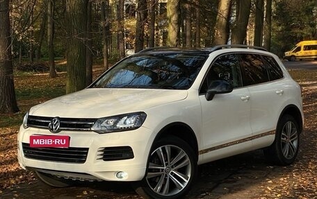 Volkswagen Touareg III, 2011 год, 1 890 000 рублей, 1 фотография