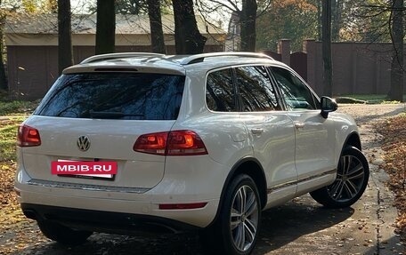 Volkswagen Touareg III, 2011 год, 1 890 000 рублей, 3 фотография