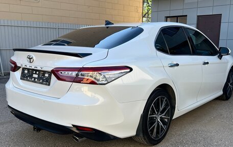 Toyota Camry, 2021 год, 2 290 000 рублей, 2 фотография