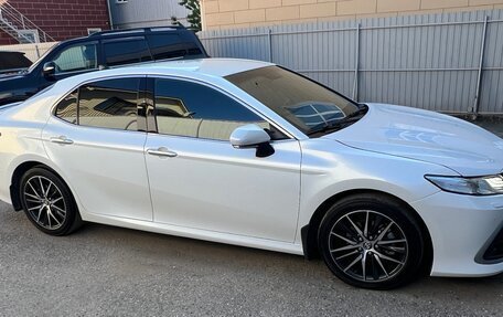 Toyota Camry, 2021 год, 2 290 000 рублей, 4 фотография