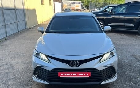 Toyota Camry, 2021 год, 2 290 000 рублей, 9 фотография