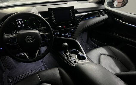 Toyota Camry, 2021 год, 2 290 000 рублей, 32 фотография