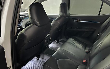 Toyota Camry, 2021 год, 2 290 000 рублей, 35 фотография