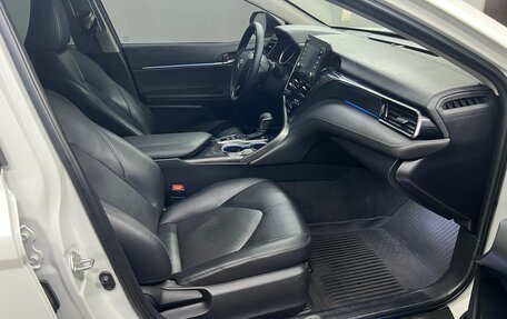 Toyota Camry, 2021 год, 2 290 000 рублей, 38 фотография