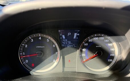 Hyundai Solaris II рестайлинг, 2011 год, 950 000 рублей, 8 фотография
