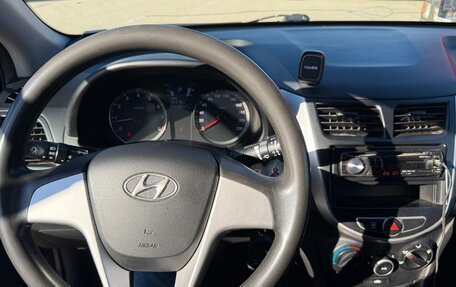 Hyundai Solaris II рестайлинг, 2011 год, 950 000 рублей, 4 фотография