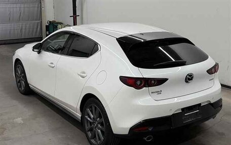 Mazda 3, 2022 год, 1 300 000 рублей, 5 фотография