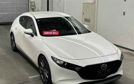 Mazda 3, 2022 год, 1 300 000 рублей, 2 фотография