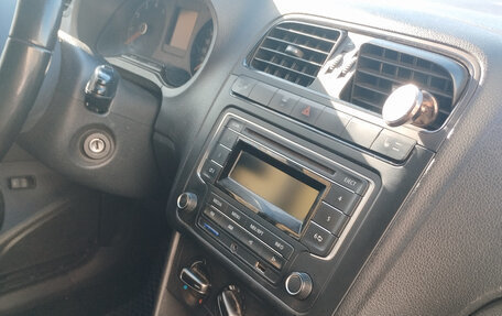 Volkswagen Polo VI (EU Market), 2015 год, 850 000 рублей, 9 фотография