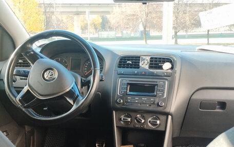 Volkswagen Polo VI (EU Market), 2015 год, 850 000 рублей, 11 фотография