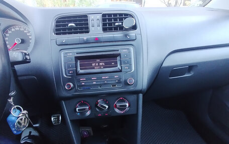 Volkswagen Polo VI (EU Market), 2015 год, 850 000 рублей, 23 фотография