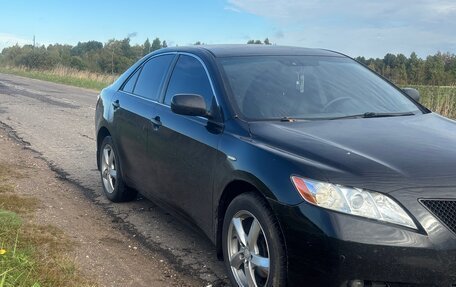 Toyota Camry, 2008 год, 900 000 рублей, 2 фотография