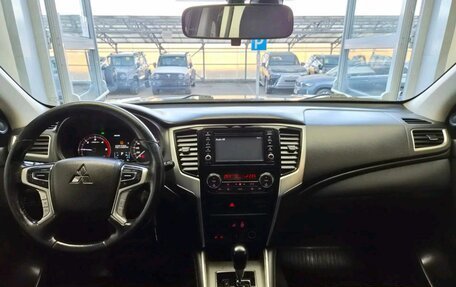 Mitsubishi L200 IV рестайлинг, 2019 год, 3 030 000 рублей, 6 фотография