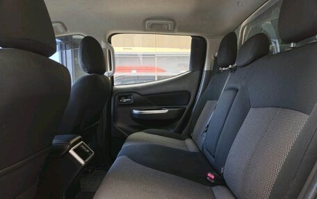 Mitsubishi L200 IV рестайлинг, 2019 год, 3 030 000 рублей, 11 фотография