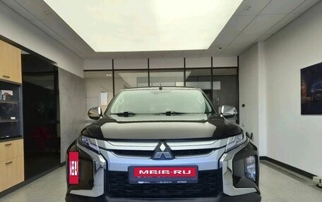 Mitsubishi L200 IV рестайлинг, 2019 год, 3 030 000 рублей, 2 фотография