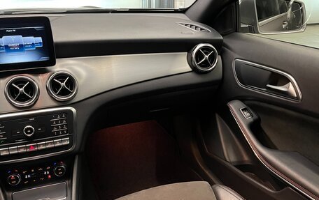 Mercedes-Benz GLA, 2018 год, 2 590 000 рублей, 13 фотография