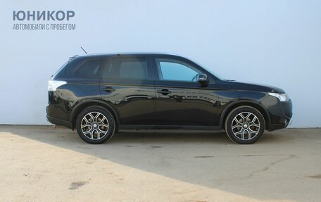 Mitsubishi Outlander III рестайлинг 3, 2014 год, 1 639 000 рублей, 4 фотография