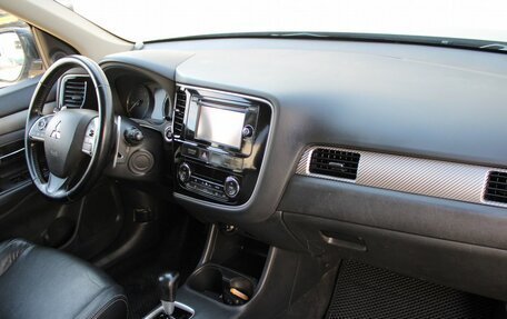 Mitsubishi Outlander III рестайлинг 3, 2014 год, 1 639 000 рублей, 8 фотография