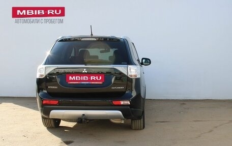 Mitsubishi Outlander III рестайлинг 3, 2014 год, 1 639 000 рублей, 6 фотография
