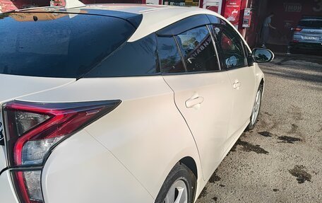 Toyota Prius IV XW50, 2016 год, 1 300 000 рублей, 4 фотография