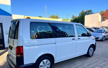 Volkswagen Transporter T6 рестайлинг, 2023 год, 4 150 000 рублей, 6 фотография
