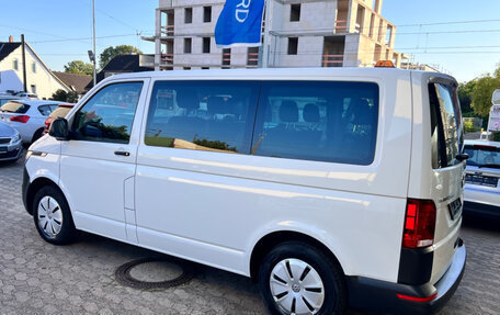 Volkswagen Transporter T6 рестайлинг, 2023 год, 4 150 000 рублей, 3 фотография