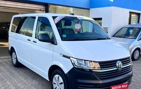 Volkswagen Transporter T6 рестайлинг, 2023 год, 4 150 000 рублей, 2 фотография