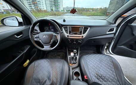 Hyundai Solaris II рестайлинг, 2021 год, 720 000 рублей, 3 фотография