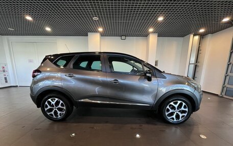 Renault Kaptur I рестайлинг, 2017 год, 1 000 000 рублей, 2 фотография