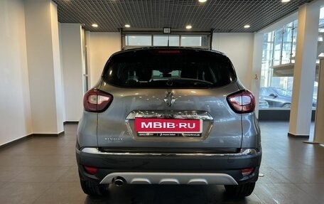 Renault Kaptur I рестайлинг, 2017 год, 1 000 000 рублей, 4 фотография