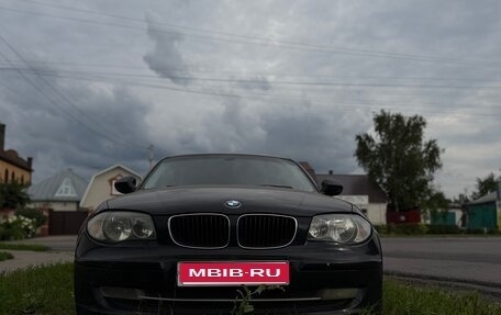 BMW 1 серия, 2010 год, 700 000 рублей, 1 фотография