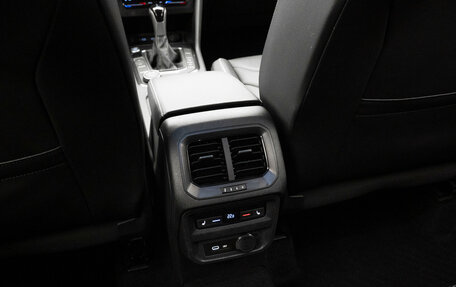 Volkswagen Tiguan II, 2021 год, 4 140 000 рублей, 13 фотография
