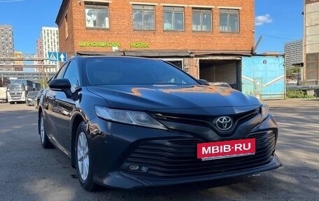 Toyota Camry, 2021 год, 1 880 000 рублей, 2 фотография
