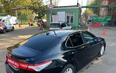 Toyota Camry, 2021 год, 1 880 000 рублей, 5 фотография