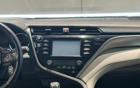 Toyota Camry, 2017 год, 2 480 000 рублей, 15 фотография