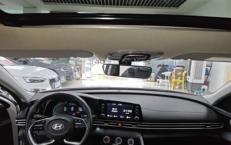 Hyundai Elantra, 2023 год, 1 380 000 рублей, 10 фотография