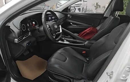 Hyundai Elantra, 2023 год, 1 380 000 рублей, 15 фотография